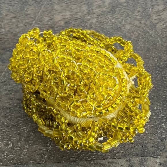 Yellow-green & brown seed bead handmade floral stretch cocktail statement rings - Picture 3 of 8